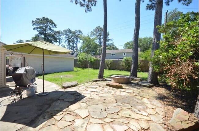 Building Photo - 4107 Cypress Lake Dr