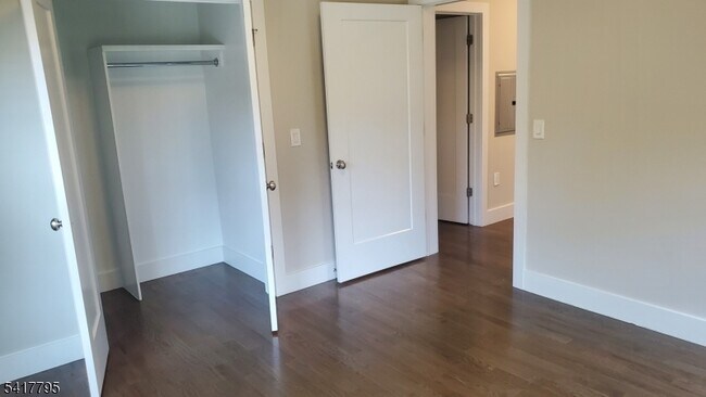 Building Photo - 59 Willet St