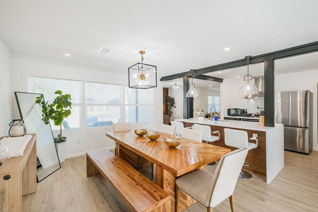 Building Photo - 5021 Libbey Dr