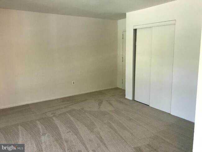 Building Photo - 7821 Enola St