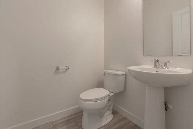 Building Photo - Beautiful Row End Townhouse w 2 car attached