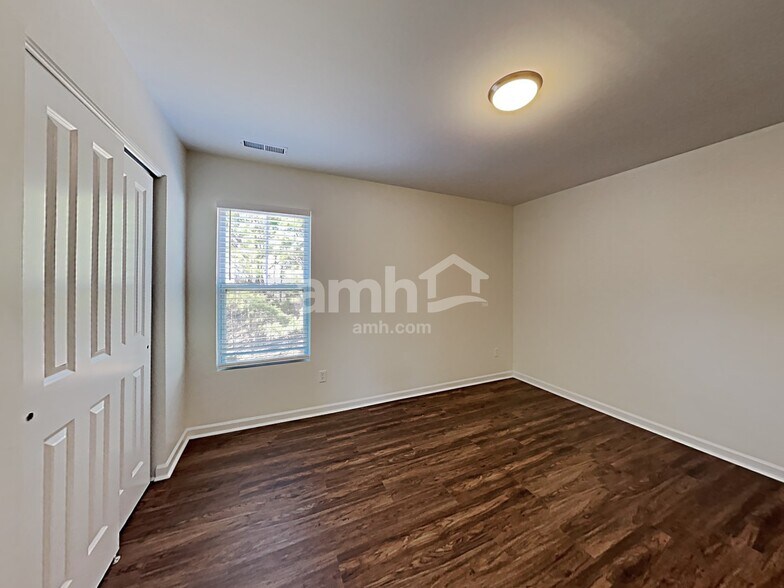 Building Photo - 423 Ganyard Farm Way