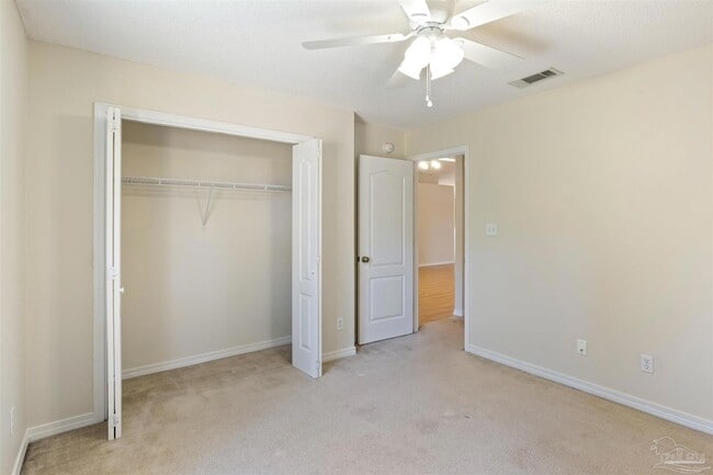 Building Photo - 605 Downhaul Dr