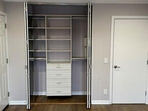 Building Photo - 1625 Emmons Ave