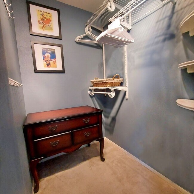 Building Photo - Unfurnished Annual rental -Single family h...
