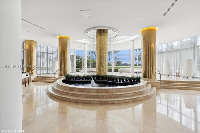 Building Photo - 5161 Collins Ave