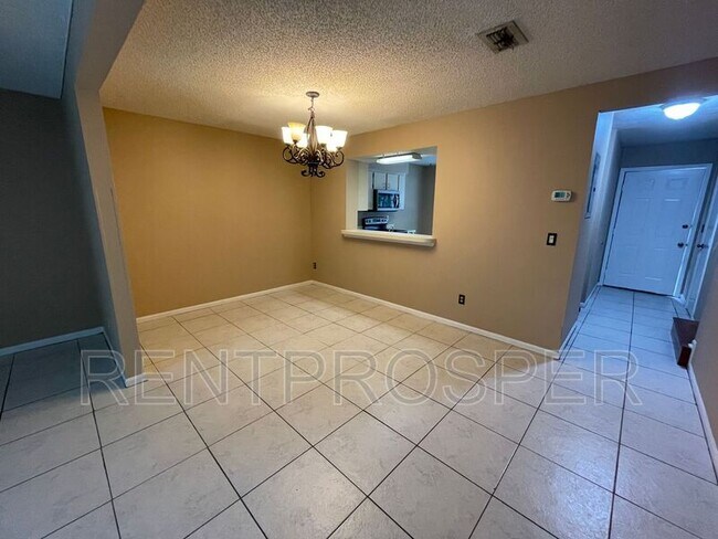 Primary Photo - 4435 Brook Hollow Cir