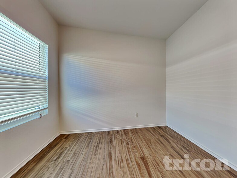 Building Photo - 108 Mica Trl