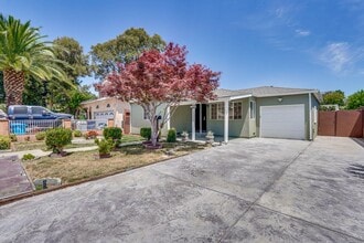 Building Photo - Charming 2 bedroom, 1 bathroom house