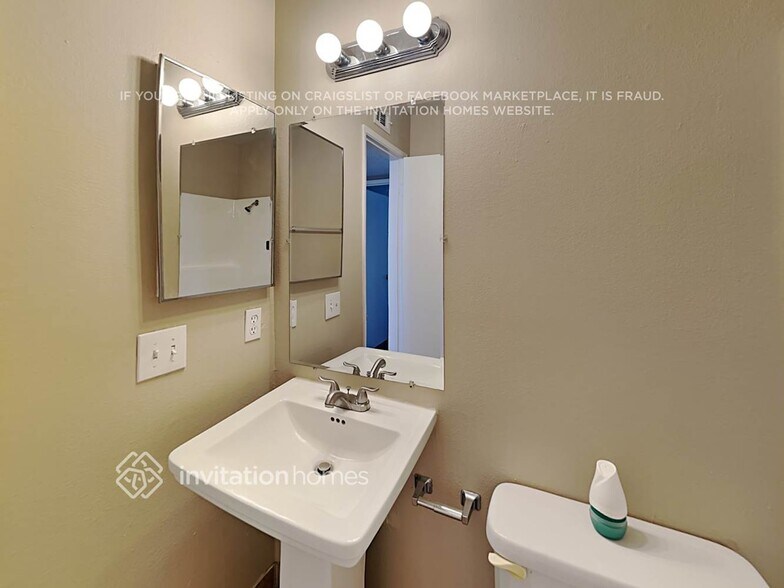 Building Photo - 14762 Shadow Dr