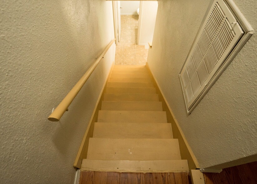 Building Photo - 5805 Cougar Dr