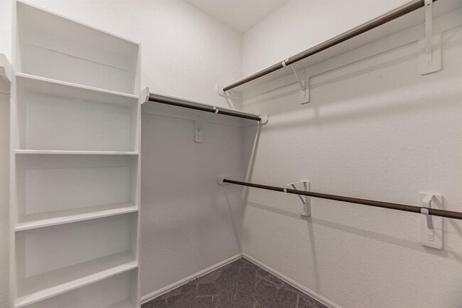 Building Photo - 6016 Heritage Creek Ln