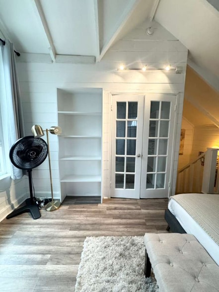 Building Photo - 6026 Barton Ave