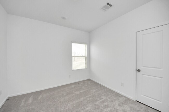 Building Photo - 3040 Ash Ray Dr