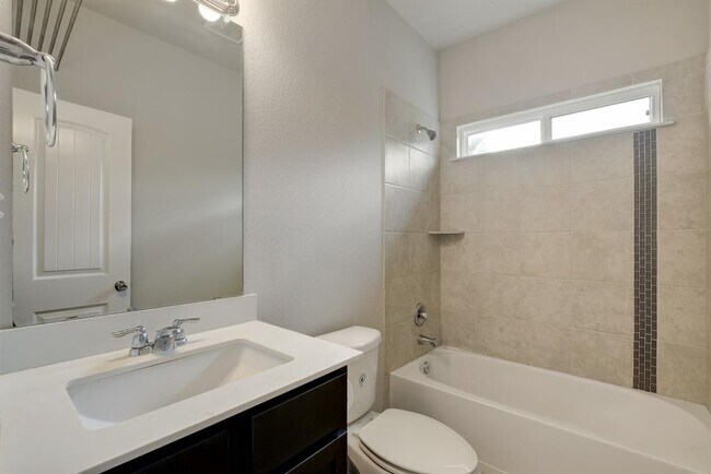 Building Photo - 518 Stonewood Ln