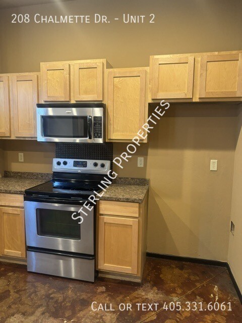 Building Photo - 208 Chalmette Dr