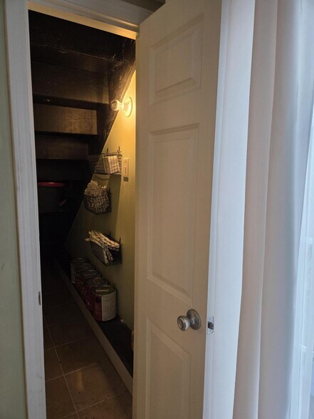 Closet off kitchen - 4422 Walmsley Ave