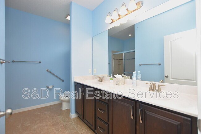 Building Photo - 5632 Aral Dr