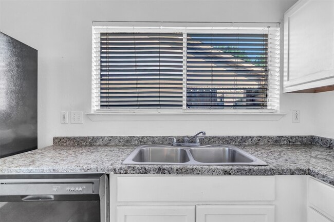 Building Photo - 3023 Becket St