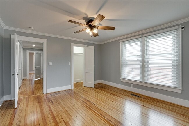 Building Photo - 3 bedroom home in Red Bank!