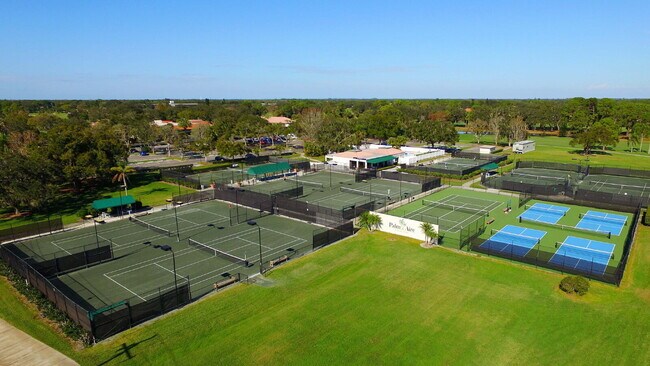 Building Photo - Palm Aire Fully Furnished Rental