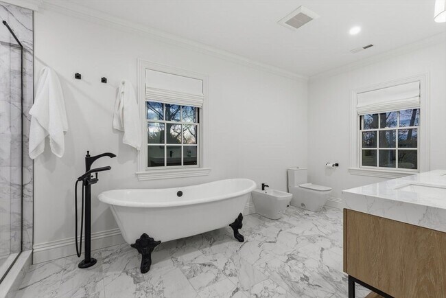 Building Photo - 959 Chestnut St