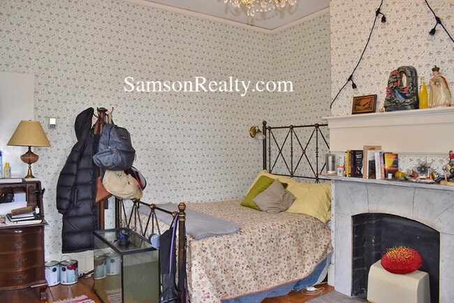 Building Photo - 144 Benefit St