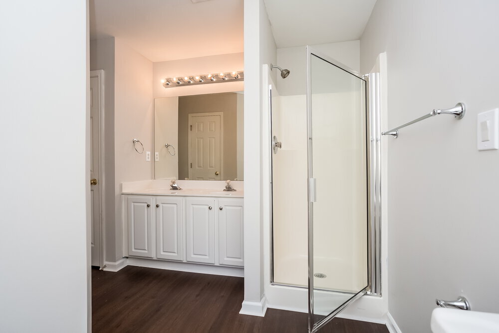 Building Photo - 5175 Yellow Pine Dr