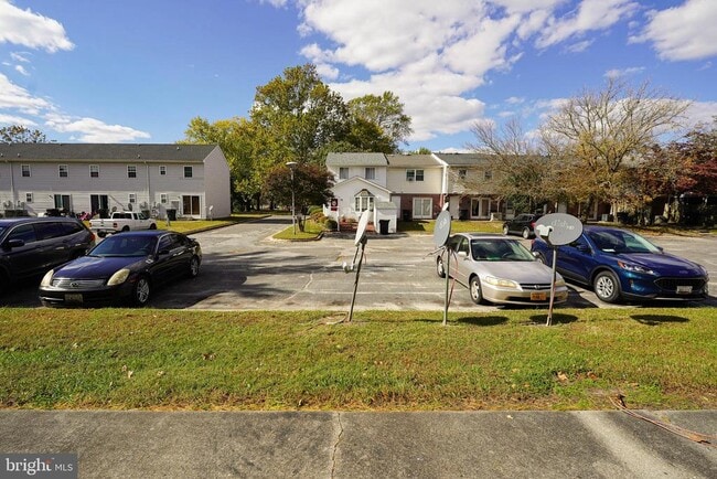 Building Photo - 726 Hemlock St