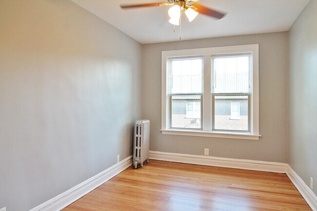 1352 - 1348-1352 N. Austin Blvd. and 7-9 Greenfield St.