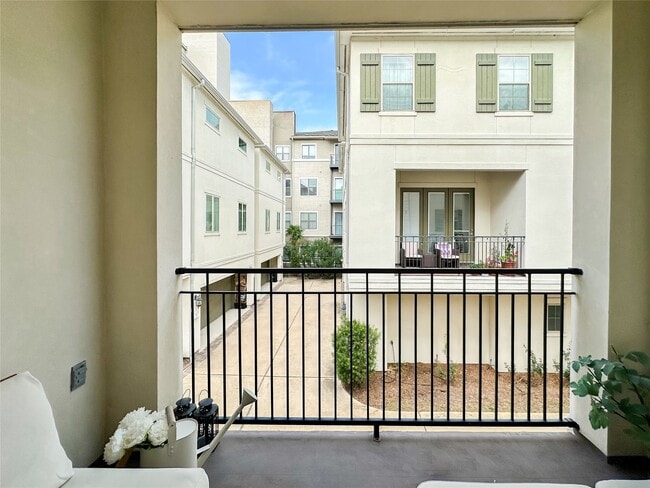 Building Photo - 2 Hermann Park Ct