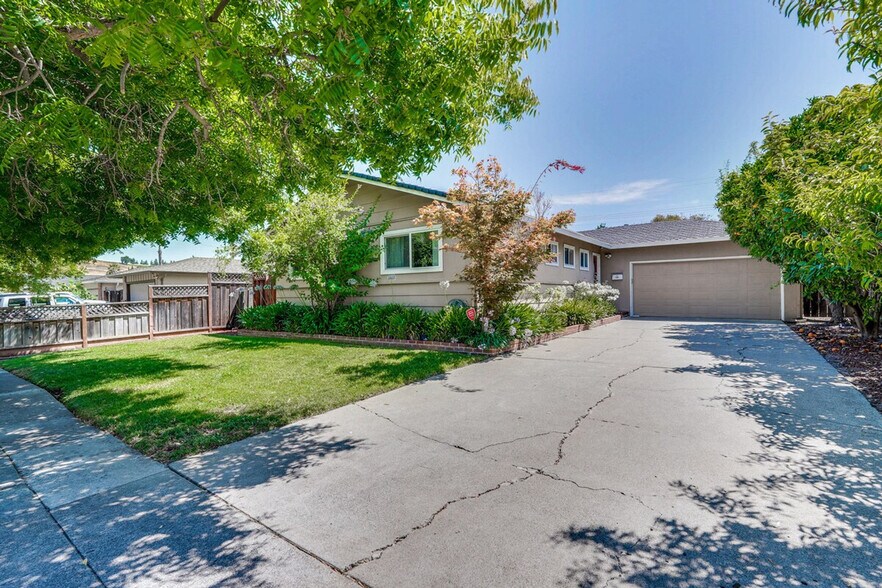 Building Photo - 6468 Pfeiffer Ranch Rd