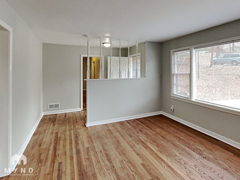 Building Photo - 940 Nelson Dr