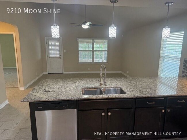 Building Photo - 9210 Moon Shine