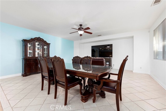 Building Photo - 39299 Gainsborough Dr