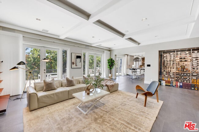 Building Photo - 386 Torrey Pines Dr