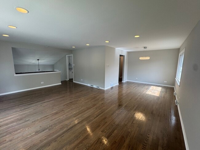 Building Photo - 14811 Minerva Ave