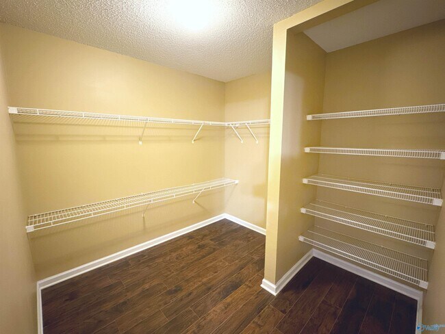 Building Photo - 117 Bremerton Dr SW