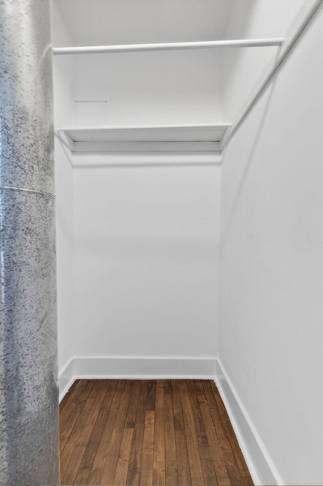 Building Photo - 741 S Jackson St