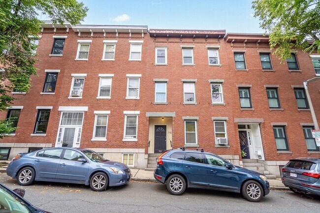 Building Photo - 110 Elm St