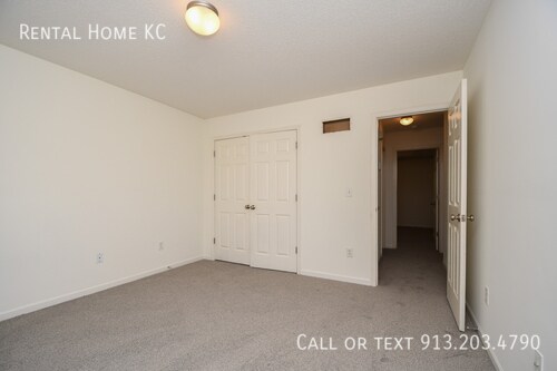 Building Photo - 5904 Perry-