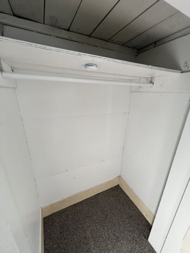 Building Photo - 2-Bedroom 1-Bath Home on Sunshine Rd.