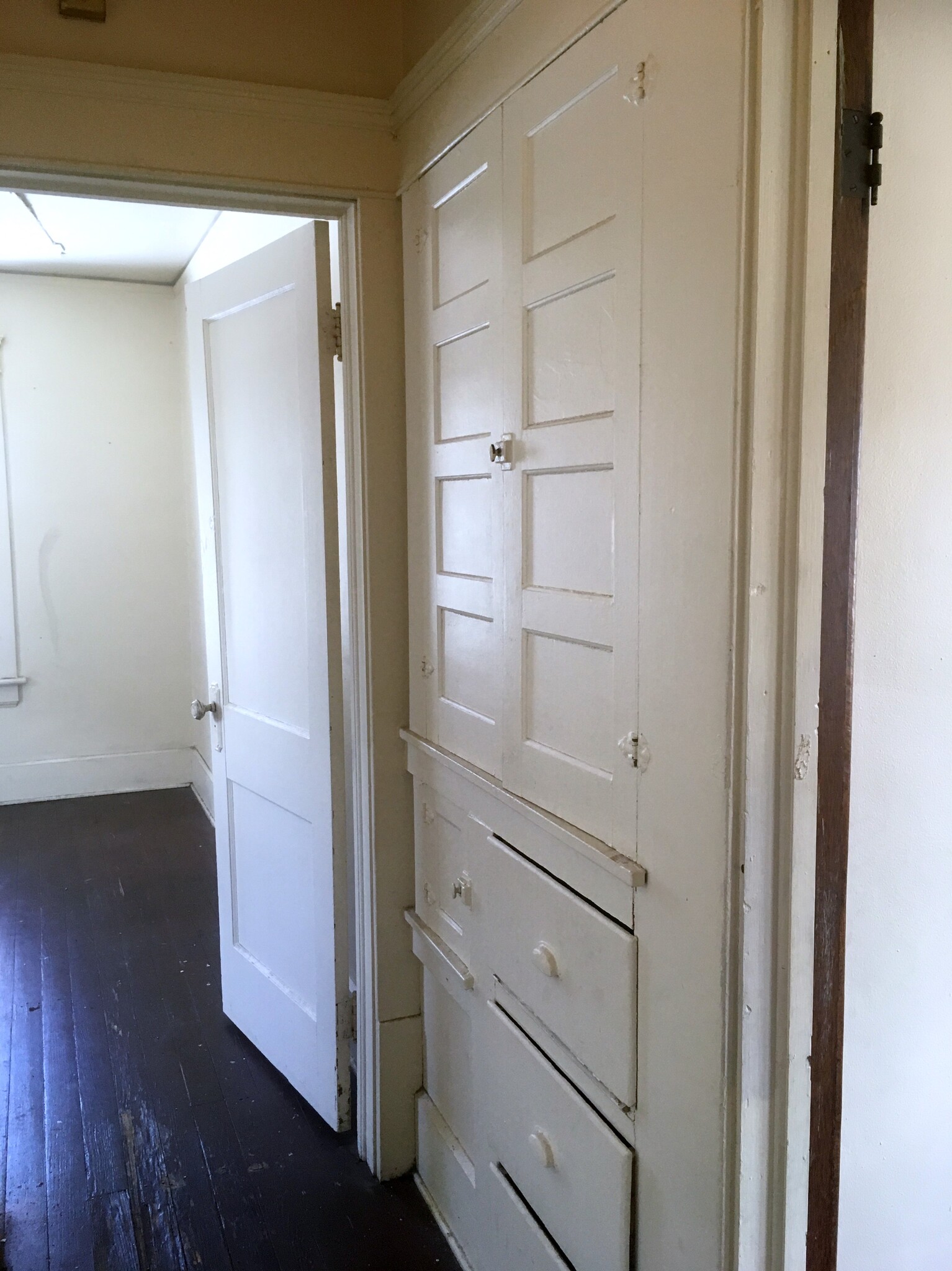 Building Photo - 588 Schiller Ave