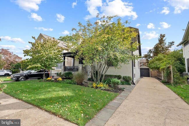 Building Photo - 200 Summers Dr
