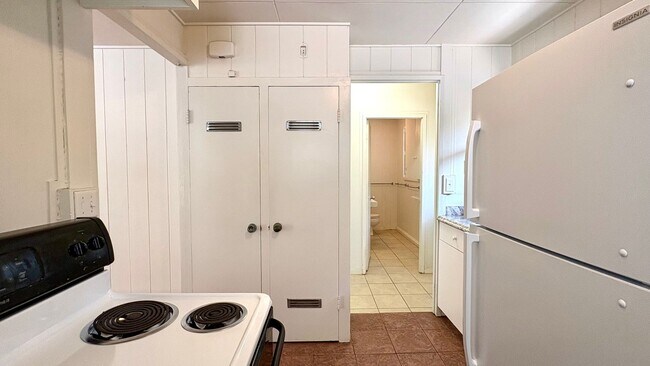 Building Photo - Available Now!! 3 BED/2.5BA + Large Carport, Yard!!