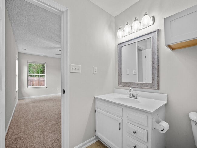 Building Photo - 1212 Gerald Dr