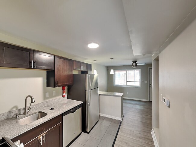 Building Photo - Lantern Square Apartments-B5