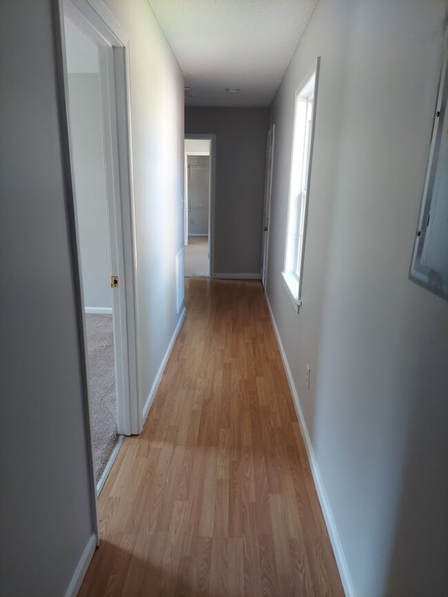 Building Photo - Ranch Home with In-Law Suite