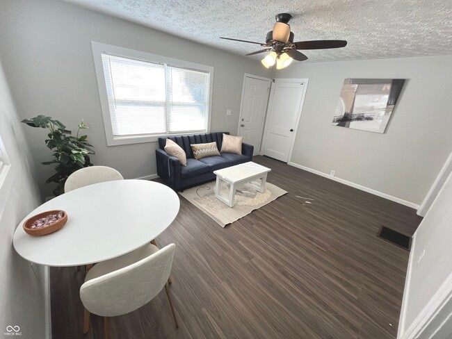 Building Photo - 1854 E Legrande Ave