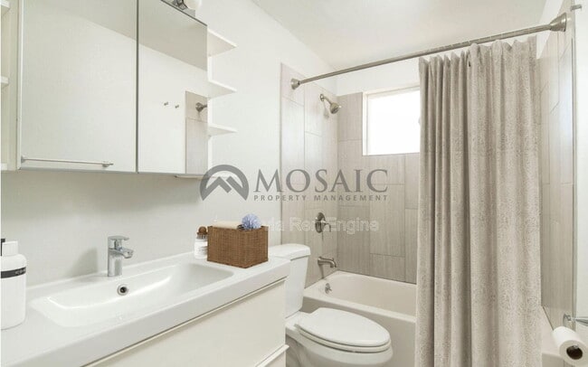 Building Photo - 4351 N 36th Pl